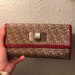DKNY wallet